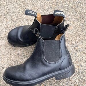 Blundstone Classic Black Leather Chelsea Boots